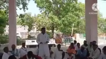 साबला: बोडिगामा में आदिवासी समाज की बैठक का हुआ आयोजन, शादियों में फिजूलखर्ची पर रोक व नियम तोड़ने पर लगेगा ₹1 लाख का जुर्माना