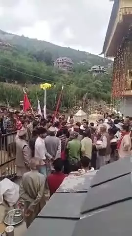 विकासनगर: शाही स्नान के लिए हनोल पहुंची बौठा महासू की देव पालकी