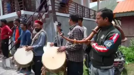 मोरी: गैंचवांण गांव में पहली बार पहुंचे कृषि मंत्री, ग्रामीणों ने किया गर्मजोशी से भव्य स्वागत