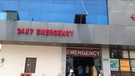 महावन: राया के जीडीएम अस्पताल में डिलीवरी के दौरान प्रसूता और बच्चों की मौत पर परिजनों ने किया हंगामा