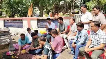 बड़वाह: साईं मंदिर में नगर पालिका अध्यक्ष ने नए बोर का किया भूमिपूजन