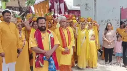 तिलोई: सिंहपुर ब्लॉक क्षेत्र के पन्हौना में भागवत कथा का हुआ शुभारंभ