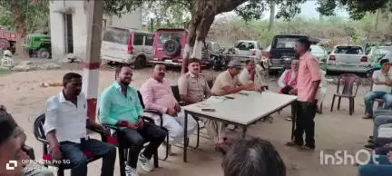 सतगावां: बकरीद पर्व को लेकर सतगावां थाना परिसर में शांति समिति की बैठक हुई