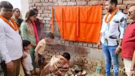 रामगढ़: रामगढ़ नगर परिषद क्षेत्र के बाजार समिति के वार्ड 26 में विधायक ने पीसीसी पत्र निर्माण कार्य का शिलान्यास किया