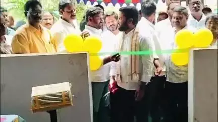 గోపాలపురంలో రేషన్ పంపిణీ ప్రారంభించిన ఎమ్మెల్యే మద్దిపాటి వెంకటరాజు