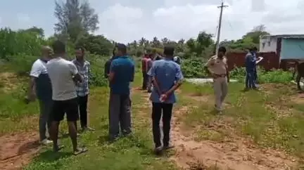 ಪಾಂಡವಪುರ: ಪಟ್ಟಣದ ಪೊಲೀಸ್ ಠಾಣೆ ಕೂಗಳತೆಯ ದೂರದಲ್ಲಿ ಅಕ್ರಮವಾಗಿ ಗೋಮಾಂಸ ಮಾರಾಟ: ಇಬ್ಬರ ಬಂಧನ, ಪ್ರಕರಣ ದಾಖಲು