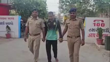 વડોદરા પૂર્વ: નંદેસરી પોલીસ સ્ટેશનમા બળાત્કાર તથા એટ્રોસીટી એક્ટ હેઠળ નોંધાયેલ ગનુાના આરોપીને નંદેસરી વિસ્તારમાંથી પકડી પાડયો