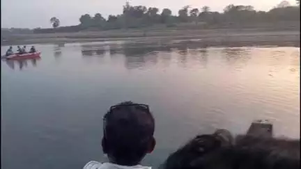 मंडला: रामनगर में नर्मदा नदी में डूबे तीन युवकों का शव मिला, एसडीईआरएफ ने शवों को निकाला बाहर, पोस्टमार्टम के लिए भेजा