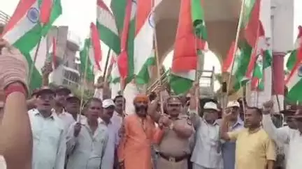 सिकंदरा: सिकंदरा कस्बे में ऑपरेशन सिंदूर की सफलता के बाद सेवानिवृत फौजियों ने निकाली तिरंगा यात्रा, सेना के शौर्य को किया याद