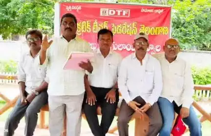 గద్వాల్: ఉపాధ్యాయుల సర్దుబాటు ఉత్తర్వులను విరమించుకోవాలి: డెమొక్రటిక్ టీచర్స్ ఫెడరేషన్ జిల్లా ప్రెసిడెంట్ ప్రభాకర శాస్త్రి