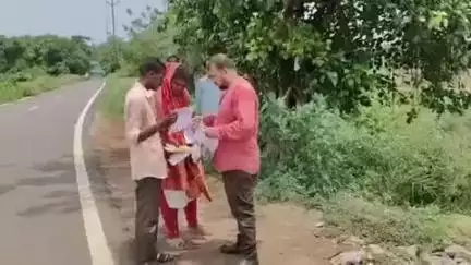 ବାଣପୁର: ବାଣପୁର ଓଭର ବ୍ରିଜ ନିକଟରେ କାରକୁ ପିଟିଲା ହାଇୱା, କାର ଚାଳକ ଆହତ