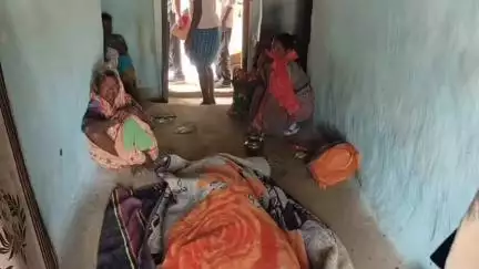 सेन्हा: बरही टंगरा टोली गांव में मानसिक तनाव से जूझ रहे युवक ने फांसी लगाकर जान दी, पेड़ से लटका मिला शव