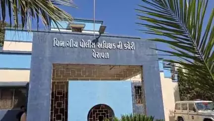 તાલુકામાં ડારી ગામ ખાતે બકરી ઈદના તહેવાર અનુસંધાને હિન્દુ મુસ્લિમ આગેવાનો સાથે શાંતિ સમિતિની મીટીંગ યોજવામાં આવેલ