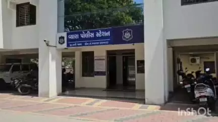 વ્યારા: શહેરના કાનપુરા વિસ્તારમાં રહેતા પરિવારની દીકરીને ફિલ્મમાં ચાઈલ્ડ એક્ટિંગનું કામ આપવાની લાલચે રૂ. 11.94 લાખની ઠગાઈ થઈ