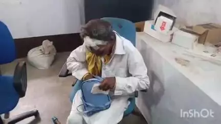 पोड़ैयाहाट: चोर पहाड़ी में भोजन करने गए वृद्ध पिता को पुत्र ने मारकर घायल किया, पुलिस मामले की जांच में जुटी