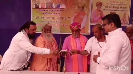 કાલોલ: શહેરમાં સર્કિટ હાઉસ ખાતે ધારાસભ્ય ફતેસિંહ ચૌહાણના જન્મ દિવસ નિમિત્તે સૌ ભાજપ હોદેદારો અને કાર્યકરોએ શુભકામનાઓ પાઠવી