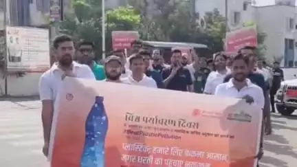 ગોધરા: શહેરના મધ્યમાં આવેલા રામસાગર તળાવ ખાતે BOB અને પાલિકાના સહયોગથી વિશ્વ પર્યાવરણ દિનને લઈને સ્વચ્છતા ઝુંબેશ હાથ ધરાઈ