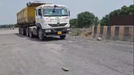 છોટાઉદેપુર: ગુજરાત અને મધ્યપ્રદેશ ને જોડતા નેશનલ હાઈવે  ઉપર આવેલ ઓવરબ્રિજ ની ખસ્તા હાલત, વાહન ચાલકોને મુશ્કેલી #JANSAMASYA