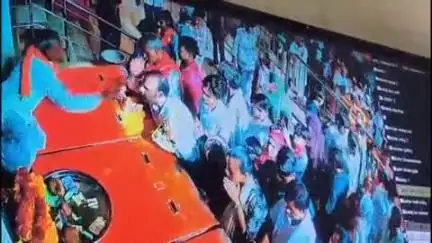 मनोहरथाना: कामखेड़ा बालाजी दर्शन करने आए श्रद्धालु की जेब कटी, घटना ट्रस्ट के सीसीटीवी कैमरे में कैद