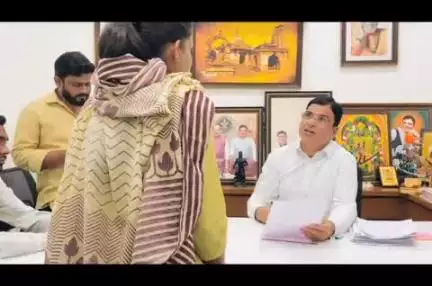 रामटेक: जनसंपर्क कार्यालय रामटेक येथे राज्यमंत्री आशिष जयस्वाल यांनी केला जन समस्यांचा निपटारा