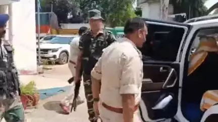 सिमडेगा: सिमडेगा एसपी ने किया सदर थाना का निरीक्षण
