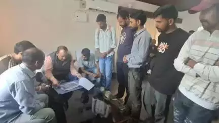धरवाला: भरमौर विधानसभा क्षेत्र के विधायक डॉ जनक राज ने रविवार को क्षेत्र के लोगों के साथ मिलकर उनका कुशलक्षेम जाना