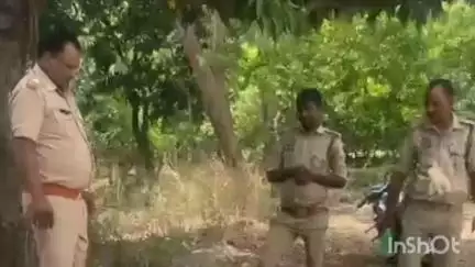 रामसनेही घाट: दरियाबाद में फांसी के फंदे पर लटकते शव की पहचान हुई, दरियाबाद पुलिस ने शव को पोस्टमार्टम के लिए भेजा