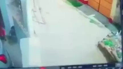 धनबाद/केंदुआडीह: कोला कुसमा निवासी साधन मिर्धा के साथ रंगदारी को लेकर कुछ लोगों ने की मारपीट, वीडियो वायरल