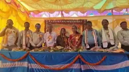 ଆନନ୍ଦପୁର: ବଳଭଦ୍ରପୁର  ପ୍ରାଥମିକ ବିଦ୍ୟାଳୟର  ପ୍ରଧାନ ଶିକ୍ଷକଙ୍କୁ ଅବସର ସମ୍ବର୍ଦ୍ଧନା, ଯୋଗଦେଲେ ବହୁ ମାନ୍ୟଗଣ୍ୟ ବ୍ୟକ୍ତି