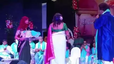 মুর্শিদাবাদ জিয়াগঞ্জ: কৃতি ছাত্রছাত্রীদের সম্মান জানাল রোমান ম্যান সোসাইটি ও জয় নারিয়া গ্রুপ মুর্শিদাবাদের লালবাগে