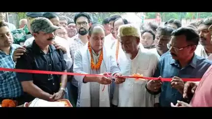 जामताड़ा: स्वास्थ्य मंत्री ने फीता काटकर जामताड़ा कोर्ट मोड़ पर पॉलीक्लिनिक का किया उद्घाटन