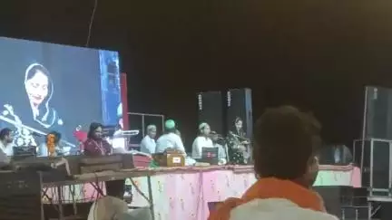 विजयराघवगढ़: बंजारी स्थित श्याह पोश बाबा की दरगाह में उर्स का आनंद लेने उमड़ी भीड़, कव्वाली से मंत्रमुग्ध हुए लोग