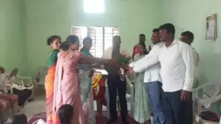 गडचिरोली: राज्यस्तरीय आदर्श ग्रामपंचायत अधिकारी खुशाल गोमाजी नेवारे ग्रामपंचायत नवरगाव च्या वतीने सन्मानित