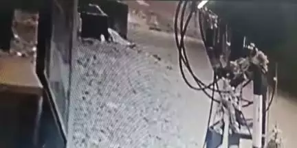 കൊല്ലം: അയത്തിൽ ജങ്ഷനിൽ വാഹനാപകടത്തിൽ യുവതി മരിച്ച സംഭവം, CCTV ദൃശ്യം പുറത്ത്
