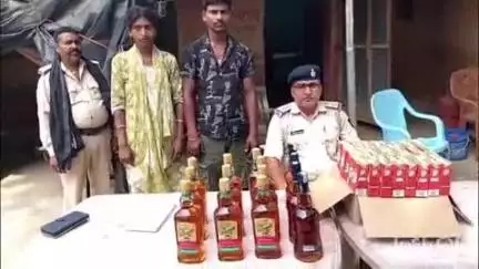 बड़हरा: खवासपुर भागड पुल से खवासपुर थाना पुलिस ने 27.780 लीटर अंग्रेजी शराब के साथ महिला-पुरुष समेत 2 तस्करों को किया गिरफ्तार