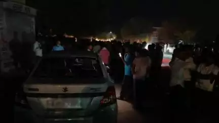 सूरतगढ़: त्रिमूर्ति मंदिर रोड पर कार की टक्कर से बाइक सवार गंभीर घायल, नशे में धुत्त कार सवार युवक और युवती को लोगों ने पकड़ा