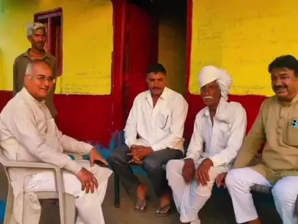 पचोर: सांसद रोडमल नागर पहुंचे पचोर के लक्ष्मणपुरा, ग्रामीणों के साथ किया संवाद