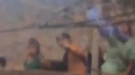 हैदरगढ़: सुबेहा में किला दरवाजा वार्ड में दीवार बनाने के विवाद में जमकर चले ईट गुम्मे, वीडियो हुआ वायरल