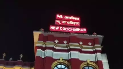 কোচবিহার ২: নিউ কোচবিহারে বিবেক এক্সপ্রেস থেকে প্রচুর পরিমাণে মদের বোতল উদ্ধার করল জিআরপি