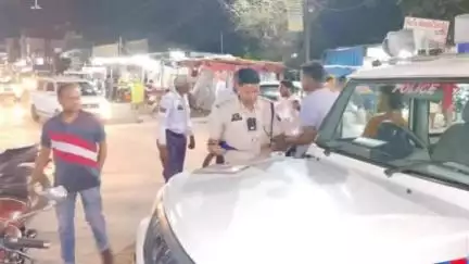 चांपा: चांपा नगर में यातायात पुलिस ने मोडिफाइड बुलेट और साइलेंसर लगाकर चलाने वालों पर की कार्रवाई