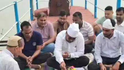 पूर्णागिरि: मानसून काल के चलते नेपाल सीमा पर स्थित बनबसा के शारदा बैराज पर मां शारदे की पूजा-अर्चना विधि विधान के साथ की गई