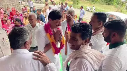 ਪਠਾਨਕੋਟ: ਪਠਾਨਕੋਟ ਦੇ ਵੱਖ-ਵੱਖ ਪਿੰਡਾਂ ਵਿੱਚ ਕੱਢੀ ਗਈ ਨਸ਼ਾ ਮੁਕਤੀ ਯਾਤਰਾ ਆਮ ਆਦਮੀ ਪਾਰਟੀ ਦੇ ਜਿਲਾ ਇੰਚਾਰਜ ਅਮਿਤ ਸਿੰਘ ਮੰਟੋ ਪਹੁੰਚੇ ਮੁੱਖ ਤੌਰ ਤੇ