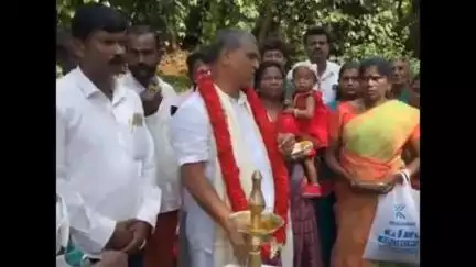 கூடலூர்: பால்மேடு பகுதியில் புதிதாக அமைக்கப்பட்ட கான்கிரீட் சாலையை பொது மக்கள் பயன்பாட்டிற்கு திறந்து வைத்த பொன்.ஜெயசீலன் MLA