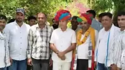 देवली: विधायक राजेंद्र गुर्जर ने शहर के सांवरिया होटल पर की जनसुनवाई, फोन पर समस्याओं का किया समाधान