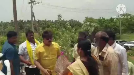 జంగారెడ్డిగూడెంలో శ్రీ కరాటం జలాశయం గేట్ల మరమ్మతులకు శంకుస్థాపన చేసిన ఎమ్మెల్యే రోషన్ కుమార్