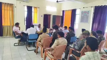नोआमुंडी: बकरीद को लेकर अनुमंडल पदाधिकारी जगन्नाथपुर महेंद्र छोटन उरांव की अध्यक्षता में बैठक संपन्न