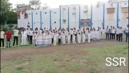 सैलाना: नेहरू स्टेडियम में नशामुक्त भारत अभियान के तहत युवा खिलाड़ियों के लिए जागरूकता कार्यक्रम आयोजित