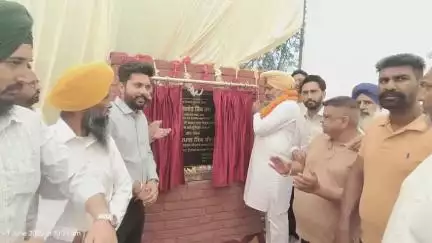 ਦਿੜਬਾ: ਦਿੜਬਾ ਵਿਖੇ ਵਿੱਤ ਮੰਤਰੀ ਹਰਪਾਲ ਚੀਮਾ ਵੱਲੋਂ ਦੋ ਕਰੋੜ 20 ਲੱਖ ਰੁਪਏ ਦੇ ਲਾਗਤ ਨਾਲ ਨਹਿਰੀ ਪਾਣੀ ਜੇ ਪਾਈਪਾਂ ਦਾ ਰੱਖਿਆ ਨੀਂਹ ਪੱਥਰ