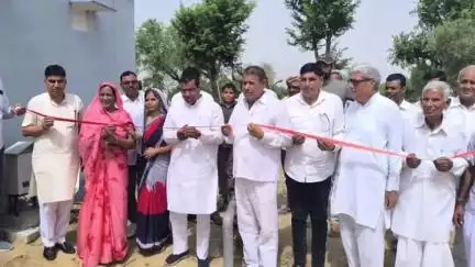 चिड़ावा: फरट पंचायत की लमोरिया की ढाणी में विधायक पितराम काला ने नए बोरिंग का किया लोकार्पण, ग्रामीणों ने किया नागरिक अभिनंदन
