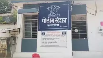 शहादा: सारंगखेडा गावात फांदी तोडल्याने घराची लाईट गेली दोन गटात तुफान हाणामारी; सारंगखेडा पोलिसात गुन्हा दाखल